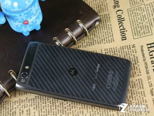 3300mAh聚量刀锋 摩托RAZR MAXX待机评测
