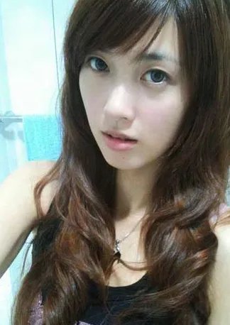 台湾文化大学超萌美女让人腿软 “文化洁西卡”晶晶红出台湾