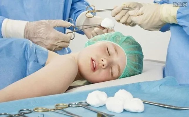 女子整形时休克 做整形手术风险有哪些