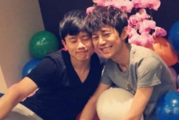 到底发生了什么，何炅和谢娜的友谊的小船被爆翻船？