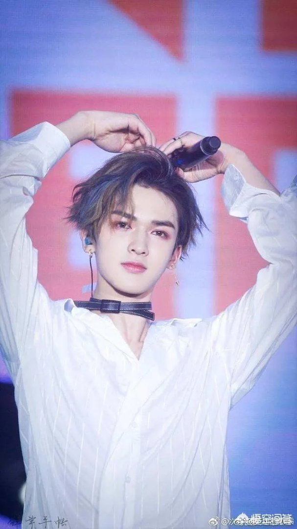 想知道朱正廷在NPC和NEXT里分别的定位是什么？