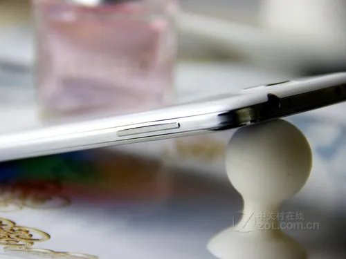 骁龙600顶级四核 移动版三星I9508开卖