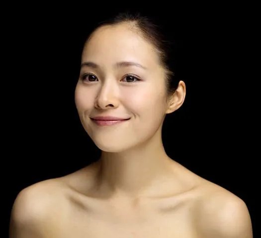 江一燕被拍到两个孩子疑似隐婚，她的“文艺女神”人设要崩塌了吗？