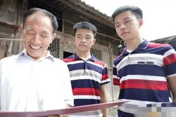 湖南农村双胞胎学霸一个清华一个北大，他们考了多少分？