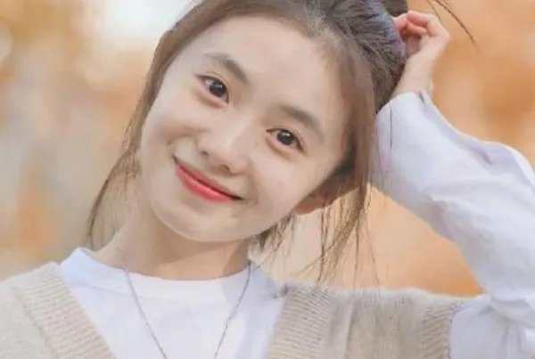 于正表示在新剧中可以试试刘浩存，刘浩存为什么能入得了于正的眼？