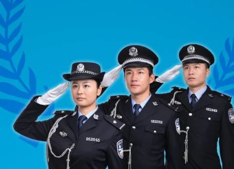 河南的民警怕惊扰患儿警笛声调最小，这件事有触动到你的心弦吗？