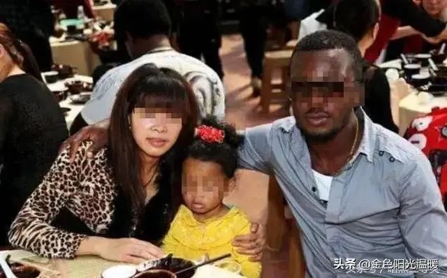 女儿和非洲小伙离婚了，孩子留给男方好还是留给女方好？