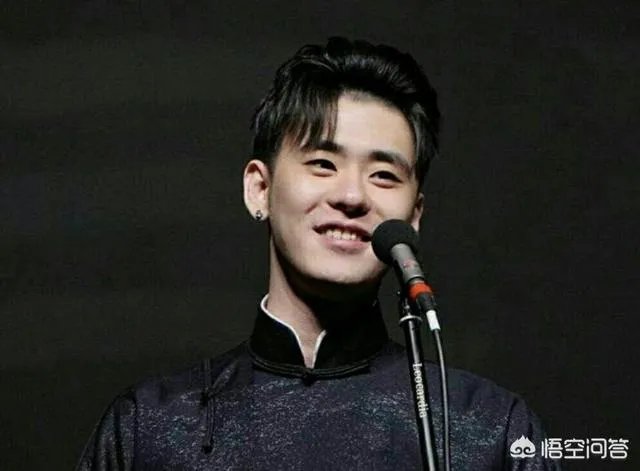 因唱小曲成“德云一哥”，不到半年反超岳云鹏，张云雷为何能火？