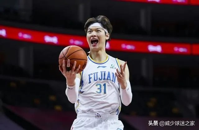 新疯狂三巨头！三场比赛和砍236分，他们能带队守住进入季后赛的最后一张门票么？