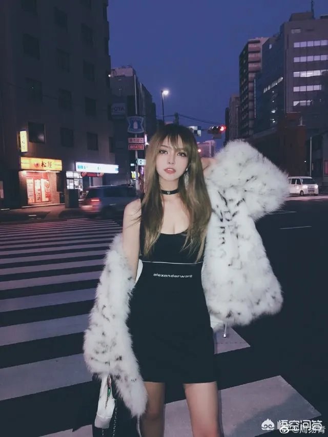 通过罗志祥周扬青分手事件,如何看待恋爱时看对方的手机的必要?