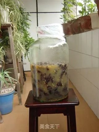 家庭自酿红葡萄酒