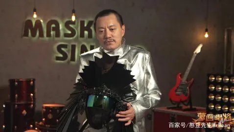 对黄渤有知遇之恩，妻子靠“裸”出位的雪村，如今怎样？