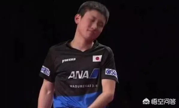 华裔小将张本每天叫嚣要战胜中乒乓球队，却在四强被卡尔完虐，都没有吼叫，你怎么看？