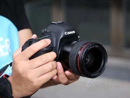 西安佳能5D Mark IV(单机)高端单反报价