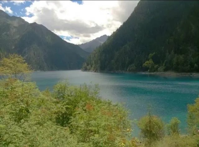 九寨沟地震过后又形成新的景点，你还会去吗？