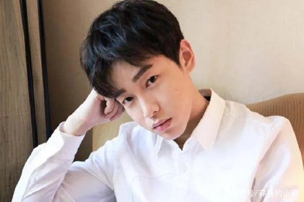 平均74岁的合唱团唱少年，少年等于年少吗？