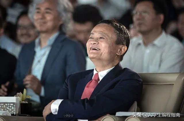 马云为什么这么信任张勇呢，把阿里巴巴这么大的一把交椅交给他坐？