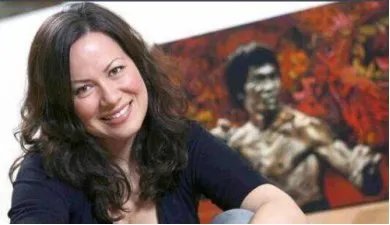 李小龙唯一的女儿李香凝,如何继承父亲的遗志?