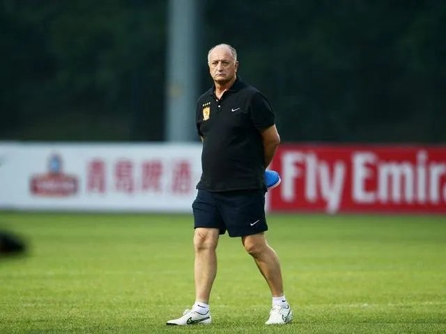 可以说斯科拉里堪称恒大最差教练吗？