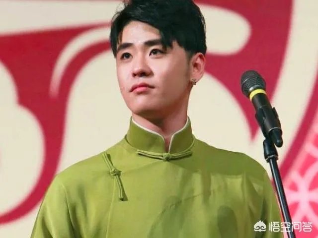 因唱小曲成“德云一哥”，不到半年反超岳云鹏，张云雷为何能火？