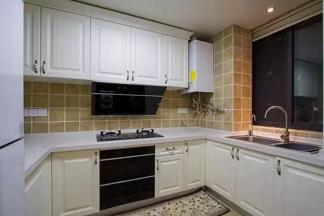 145㎡欧式三居室，清新的色彩搭配，透露一股自然的田园气息！