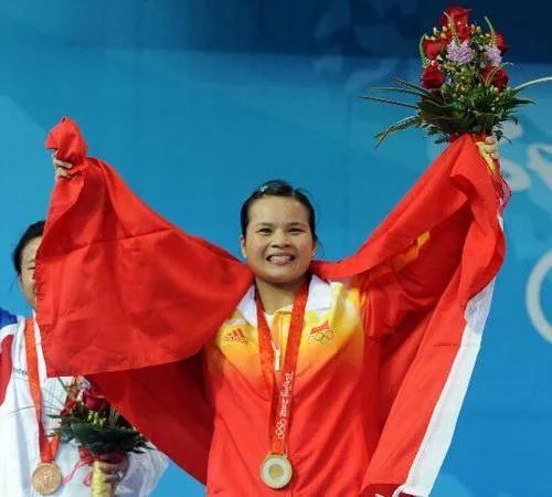 历届奥运会中国第一金获得者是谁？