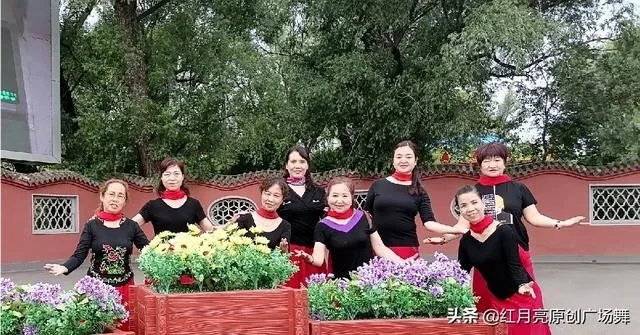 喜欢跳广场舞的朋友，大家谈谈跳广场舞，开心和舞姿哪个更重要？