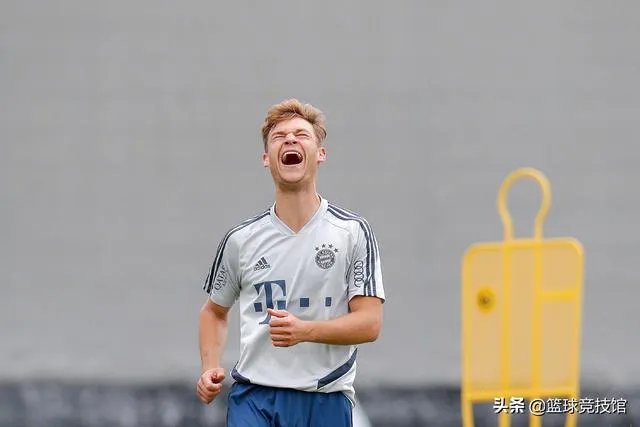 拜仁又一次拿下德甲冠军，豪取八连冠，是什么原因让拜仁在科瓦奇走后迅速复苏？