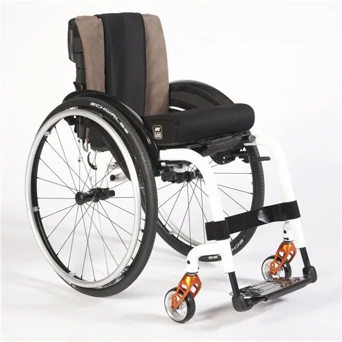 普通轮椅上楼梯有什么方法