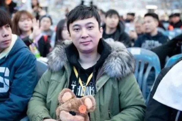 如何看待LOL全明星赛鬼才选手王思聪复出?