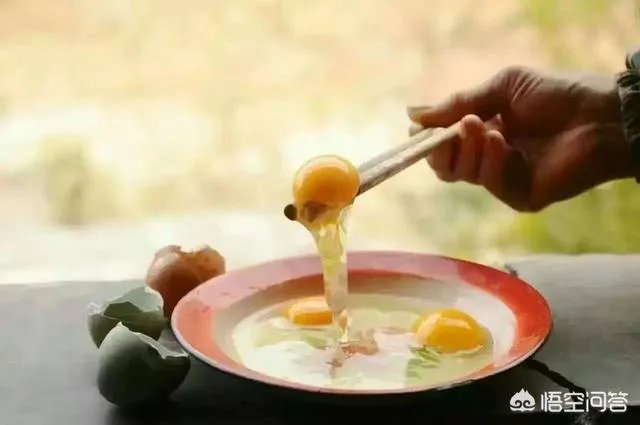 如何看待今年315晚会曝光出来的染色蛋冒充土鸡蛋，土鸡蛋和平常鸡蛋有何不同？