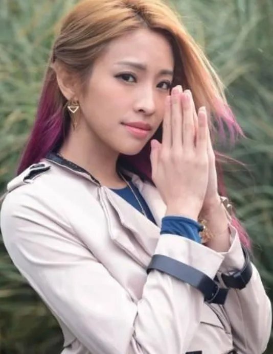 让黄轩、赵又廷大打出手，和杨颖争男友，被周杰伦提携的袁咏琳为何不火？