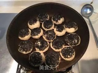 羊肉冰花水煎包