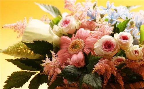 婚礼花篮用什么花好 婚礼花篮多少钱一对