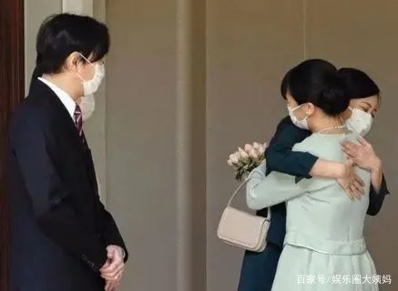 结婚7天日本真子公主首度回娘家，她为何会选择嫁给一个平民百姓？