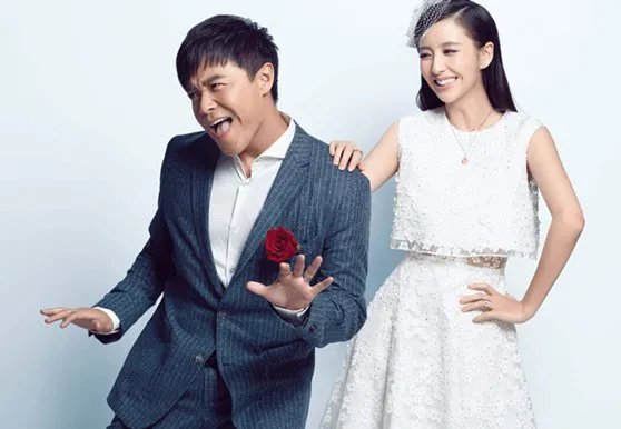 陈思成示爱佟丽娅做了什么？