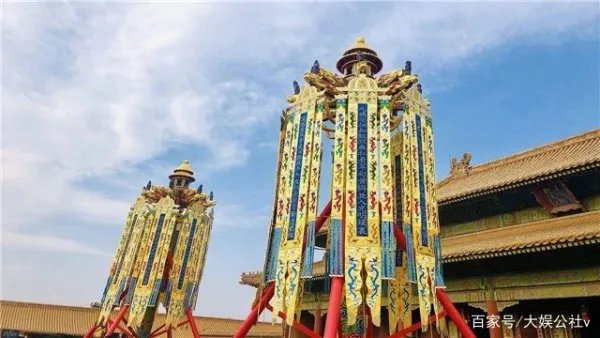 故宫“天灯”复原品拍出千万天价，为什么能卖这么贵？人傻钱多？