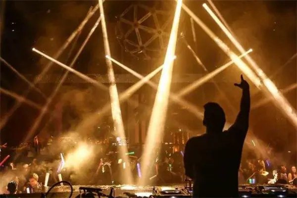 广州十大热门酒吧：Space plus酒吧上榜，第六是“空中酒吧”