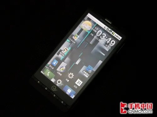 1.2GHz极速智能旗舰 摩托罗拉ME811评测