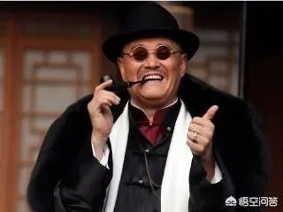 刘老根大舞台外本山徒弟豪车被围观