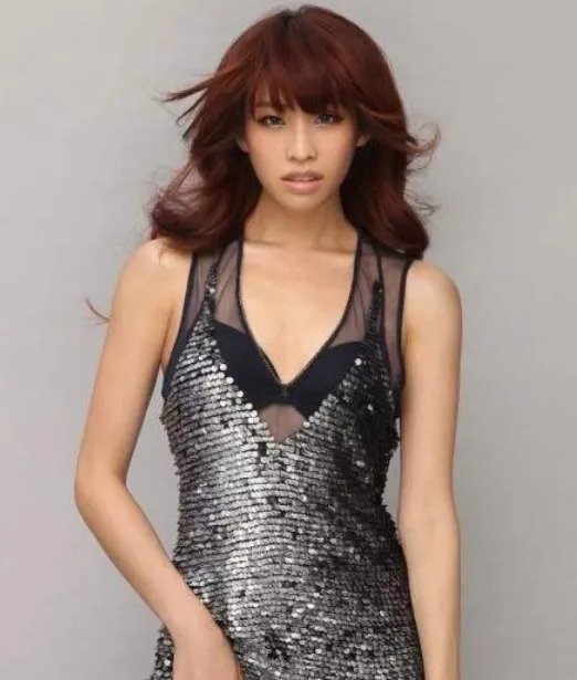 让黄轩、赵又廷大打出手，和杨颖争男友，被周杰伦提携的袁咏琳为何不火？