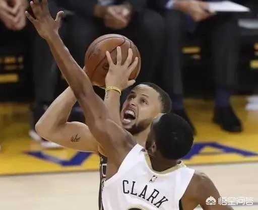 西部半决赛库里复出替补登场，帮助勇士G2击败鹈鹕，库里表现表现怎么样？