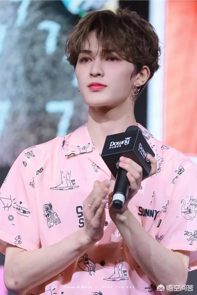 想知道朱正廷在NPC和NEXT里分别的定位是什么？