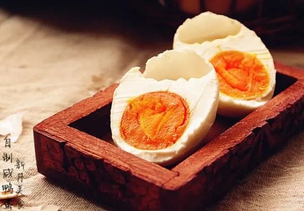 张家港一加工场疑用工业盐腌制咸鸭蛋，人吃了有何危害？