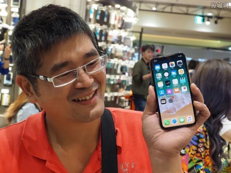 深圳查处假iphone 缴获500部假苹果手机