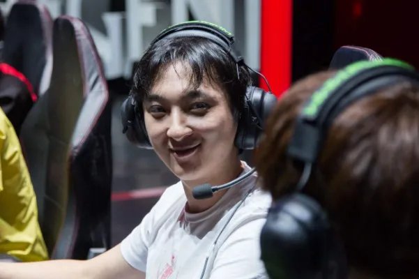 如何看待LOL全明星赛鬼才选手王思聪复出?