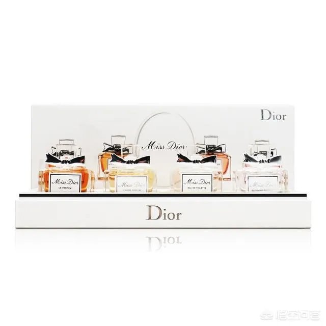 迪奥小姐三种颜色香水的区别是什么？