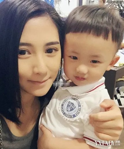 刘洲成的老婆美艳私照曝光曾插足他人婚姻生俩娃