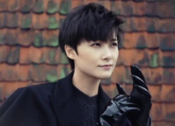 超级女声李宇春那届是什么时候？