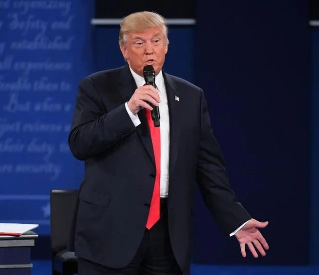 如果11月美国大选败选，特朗普会赖在白宫不走吗？